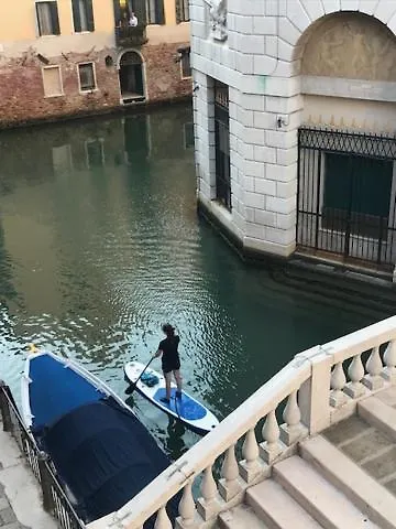 B&B Al Teatro With Canal View Venice Bed & Breakfast