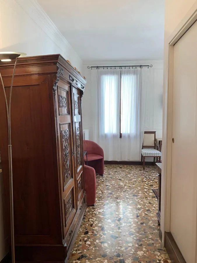 البندقية B&B Al Teatro With Canal View 0*,  إيطاليا