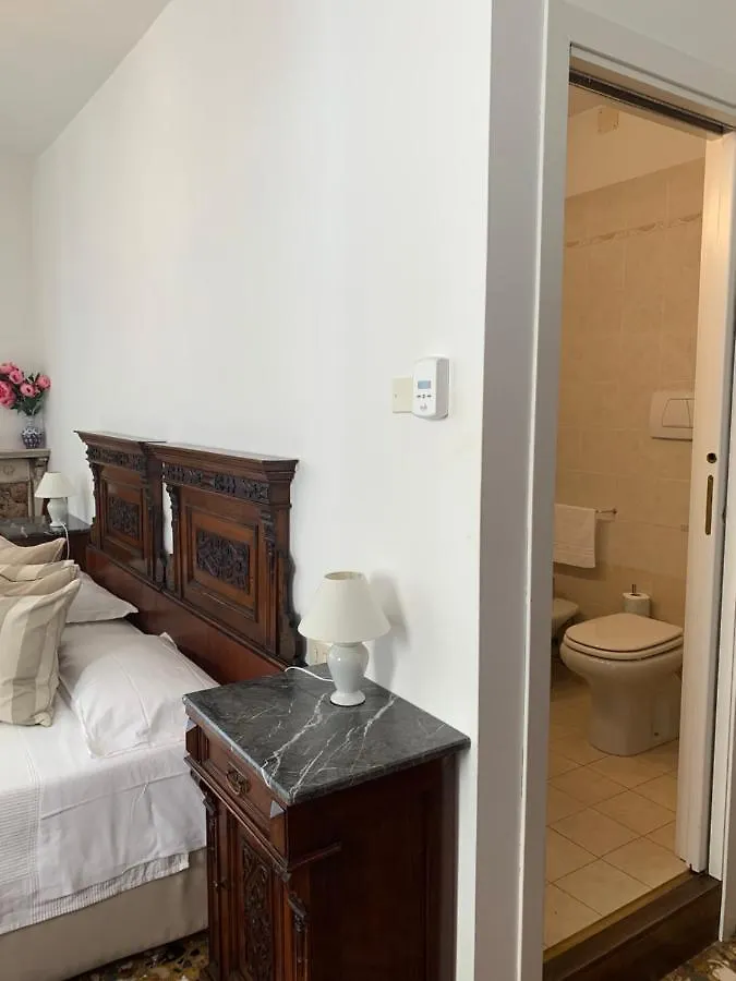 البندقية B&B Al Teatro With Canal View